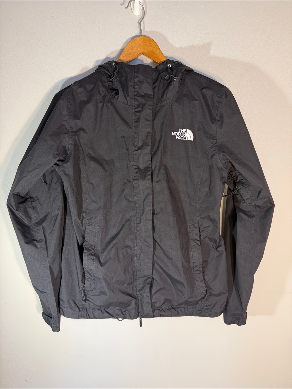North Face Women’s Black Venture 2 Jacket With Hood, Small